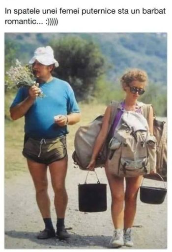 cine sta in spatele unei femei puternice