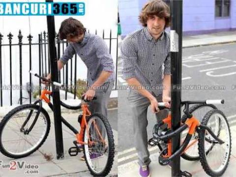 Ce a patit biciclistul cand a reclamat ca i-a fost furata bicicleta