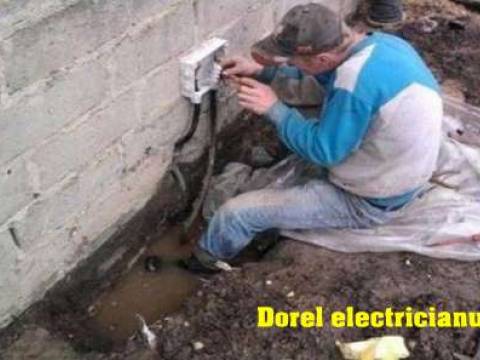 Cele mai bune bancuri cu electricieni