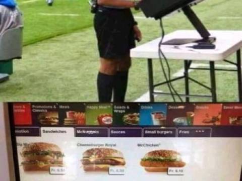 Ce se intamplă cu un fotbalist, c&acirc;nd nu mai vede bine