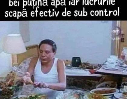 Ce face un bărbat care vrea să bea apă noaptea