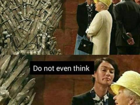 Int&acirc;lnirea dintre două regine
