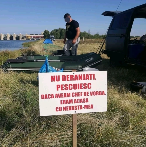 ce mesaj a postat un pescar bancuri 365